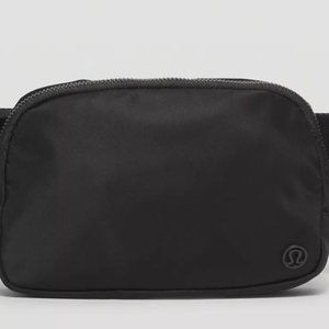Lululemon Everywhere Belt Bag